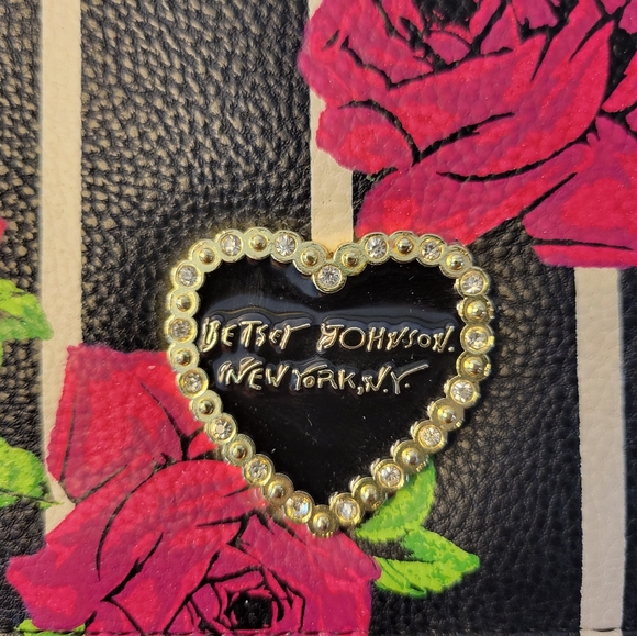 Betsey Johnson - Picture 12 of 12